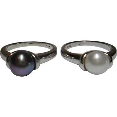 White and Black Cultured Pearl Rings
