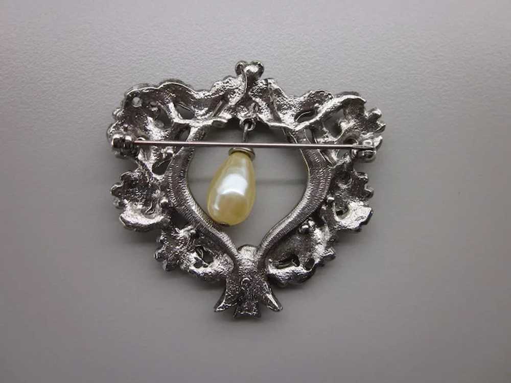 Romantic Vintage Ornate Heart Brooch With Faux Pe… - image 2