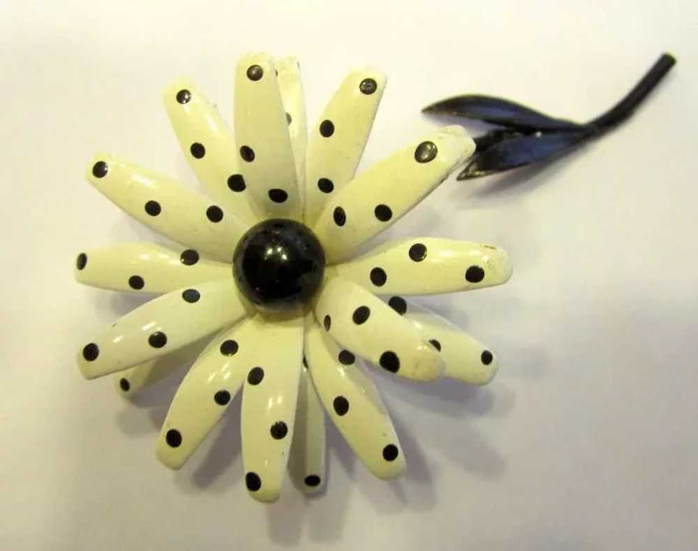 1960's White and Black Polka-Dotted Flower Brooch - image 2