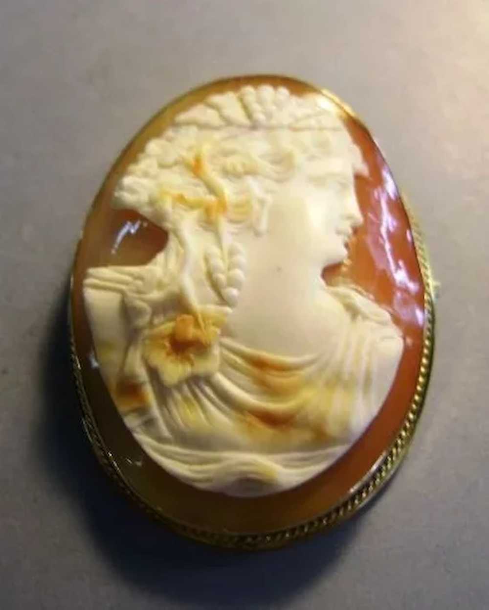 VINTAGE 14K Large Roman Lady Cameo Beautiful and … - image 4