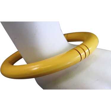 VINTAGE Unusual Bakelite Bracelet Color Cream Corn