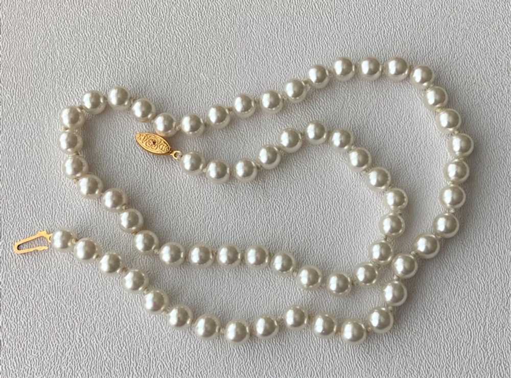 Lustrous White Faux Pearls Necklace - image 2