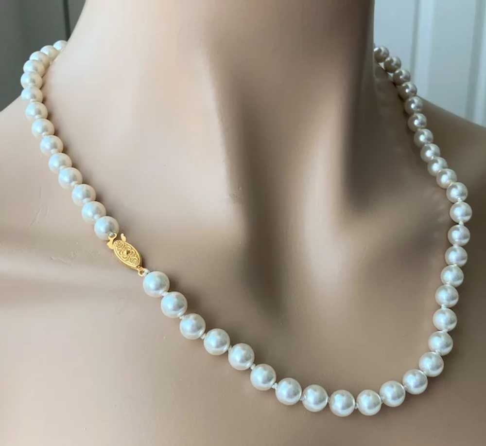 Lustrous White Faux Pearls Necklace - image 4