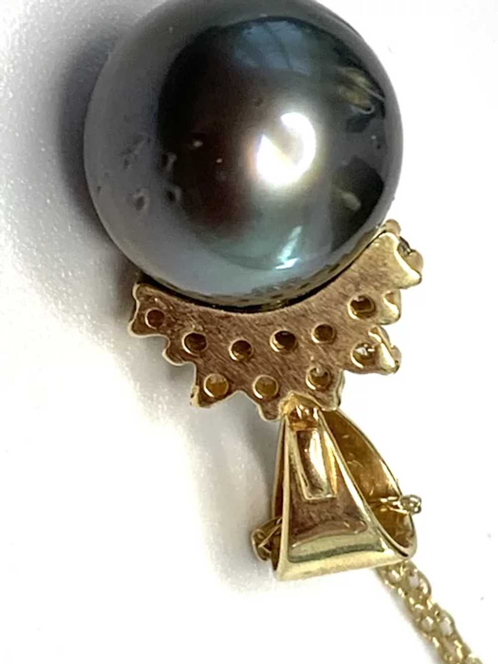 11mm Tahitian Pearl, Diamond, and 14k Gold pendant - image 4