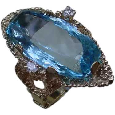 Gorgeous 22 Carat Rectangular Cushion Aquamarine, 