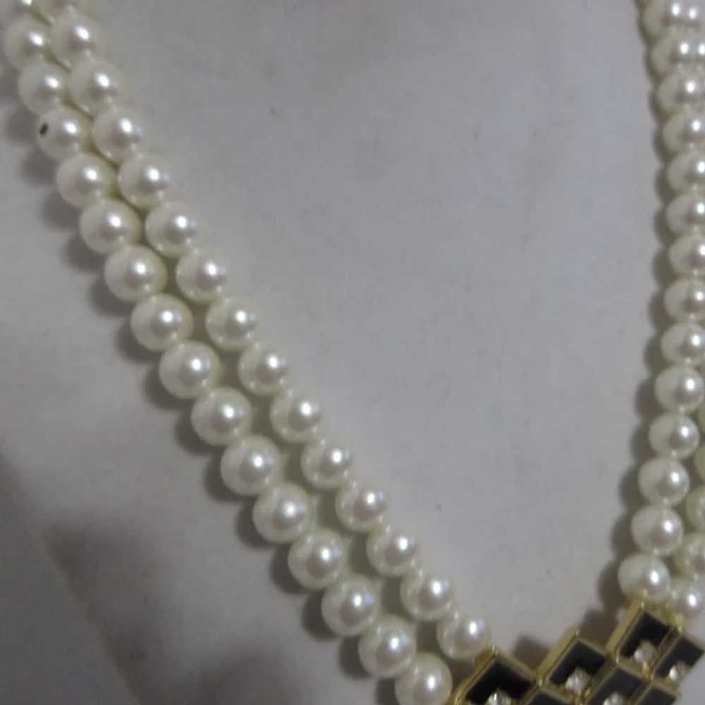 Unsigned 2 Strand Faux Pearl Necklace with Black … - image 6
