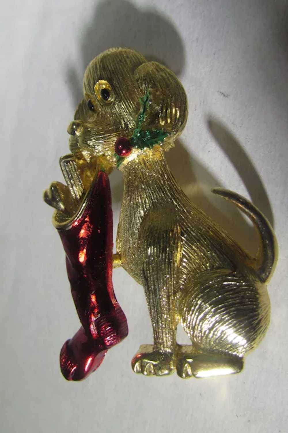 Vintage Gerrys Gold Tone Puppy Holding a Christma… - image 3