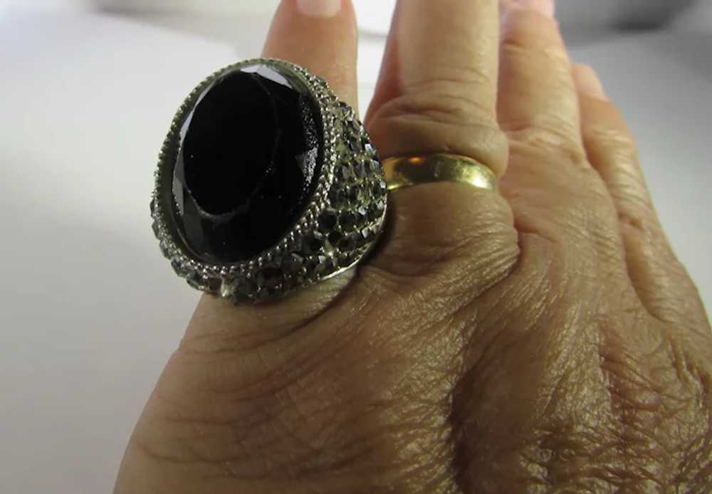 Vintage 1980's Costume Ring with Faux Onyx and Ma… - image 10