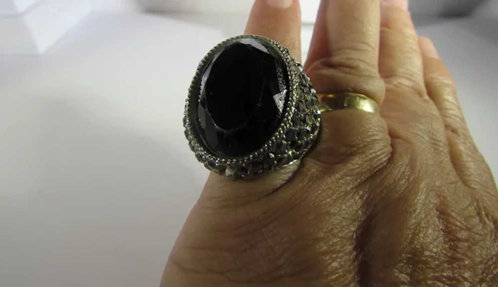 Vintage 1980's Costume Ring with Faux Onyx and Ma… - image 11