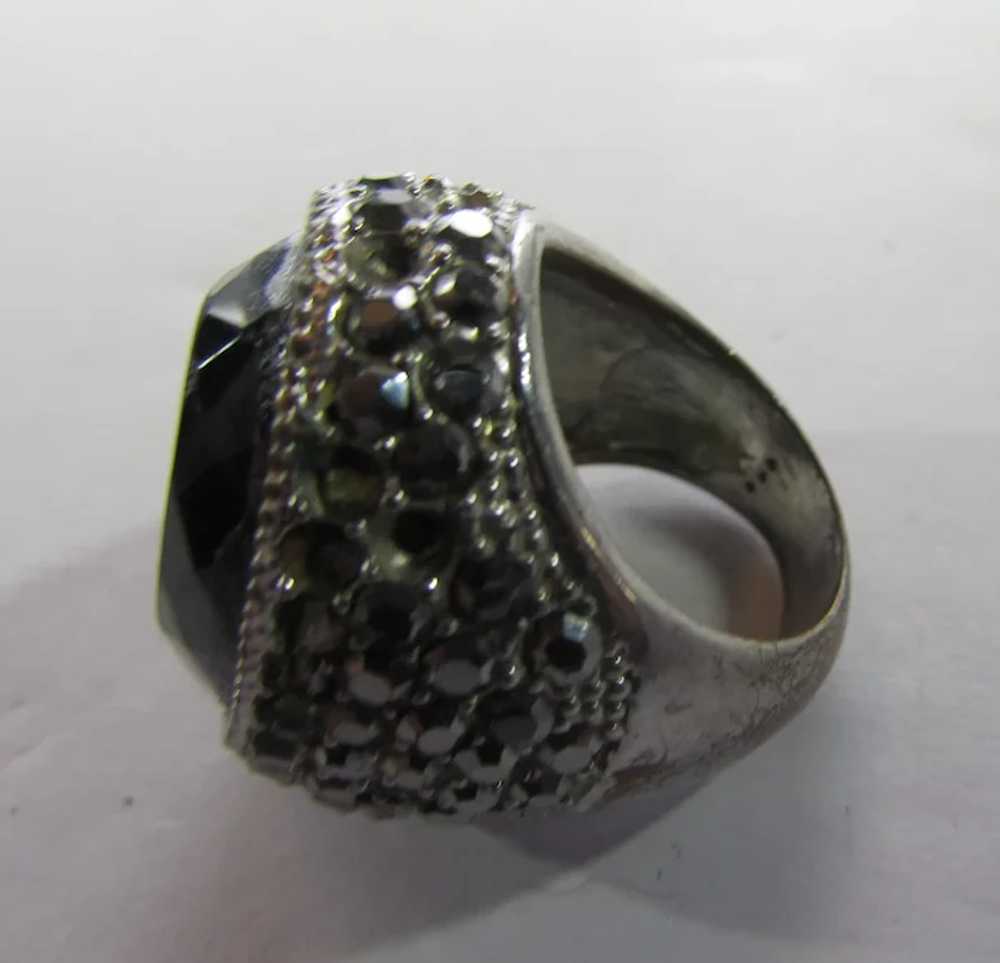 Vintage 1980's Costume Ring with Faux Onyx and Ma… - image 3