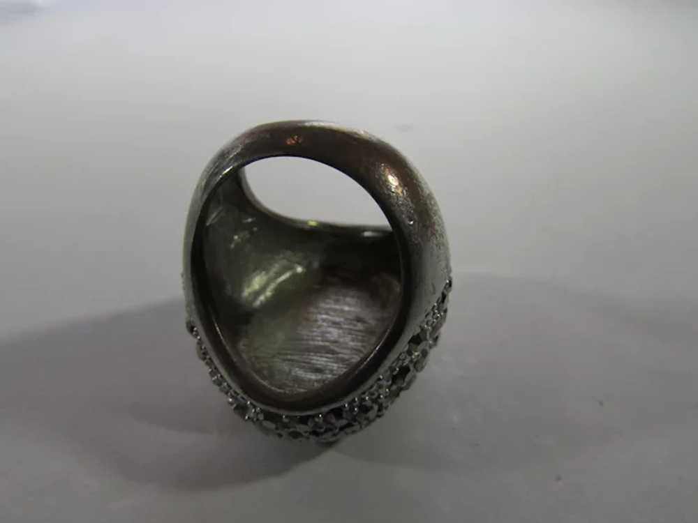 Vintage 1980's Costume Ring with Faux Onyx and Ma… - image 7