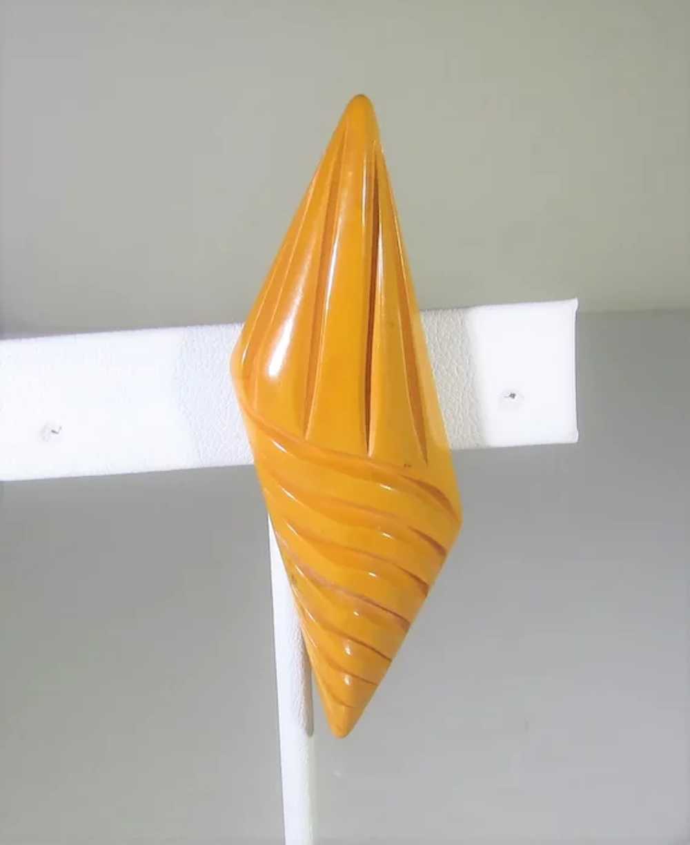 Bakelite Geometric Carved Pin In Yellow - image 11