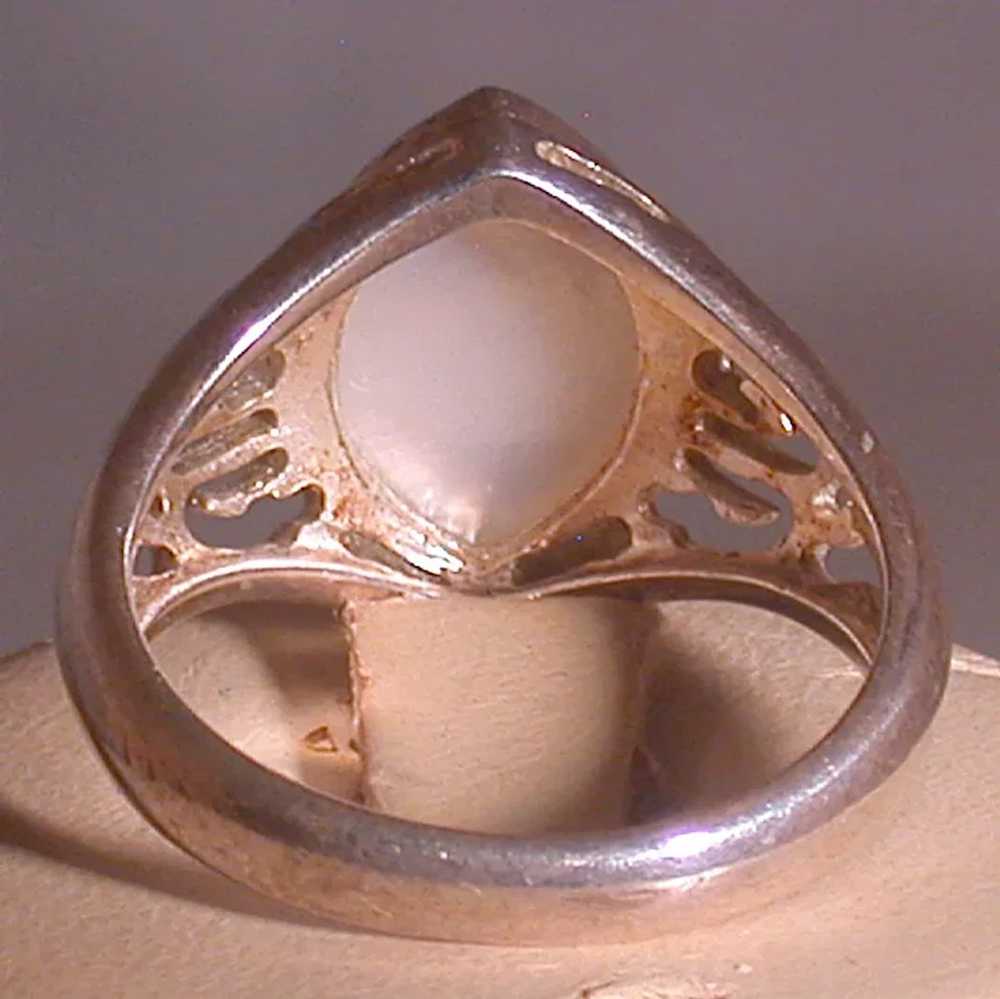 Mother Of Pearl and Sterling Silver Ladies Ring - image 4