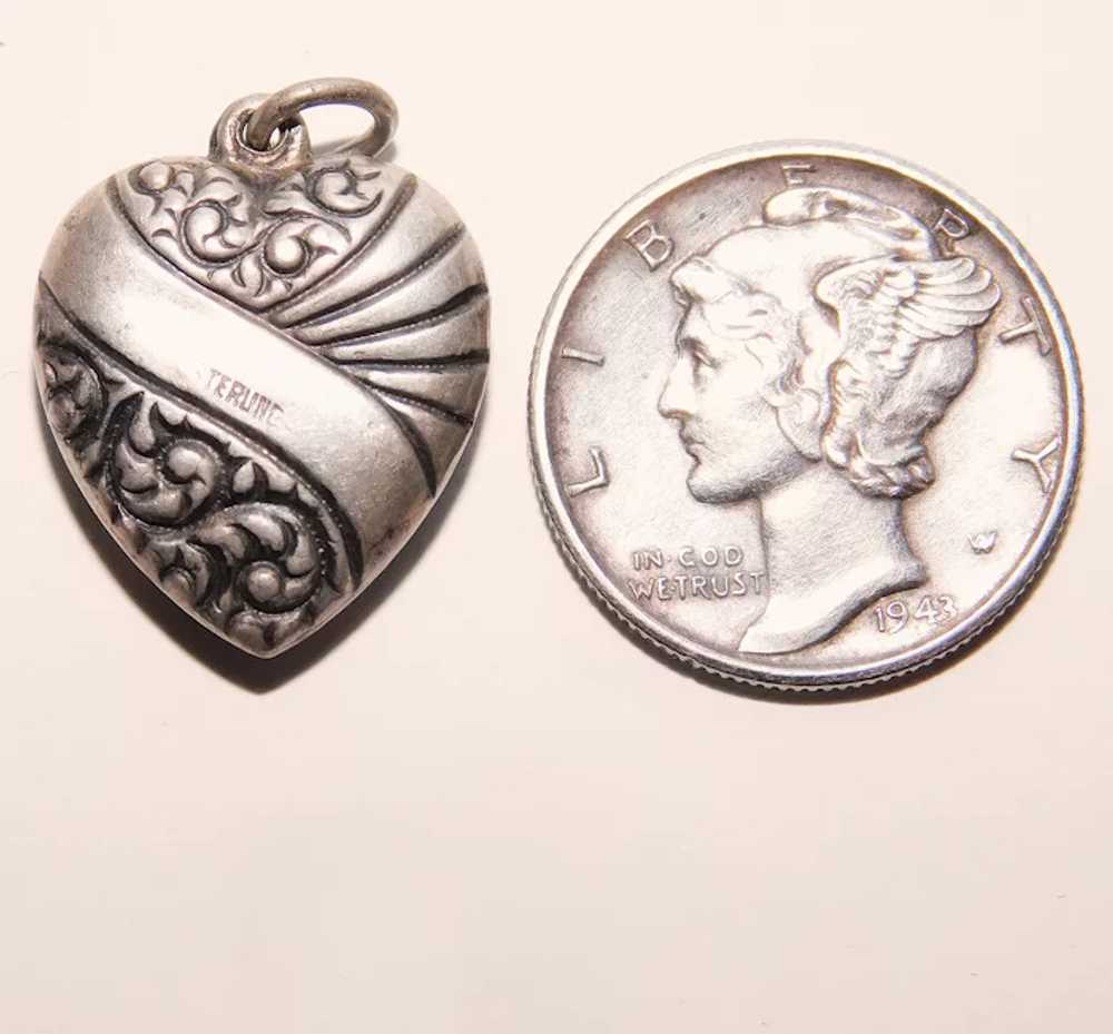 Gorgeous 1940s Sterling Puffy Heart Vintage Charm… - image 2