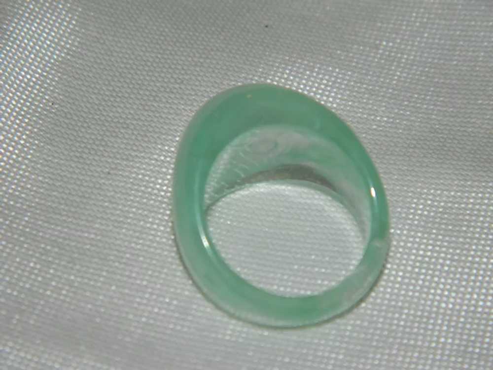 Early Lucite Domed Swirled Mint Green Ring sz 7 - image 2