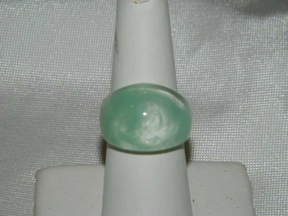 Early Lucite Domed Swirled Mint Green Ring sz 7 - image 3