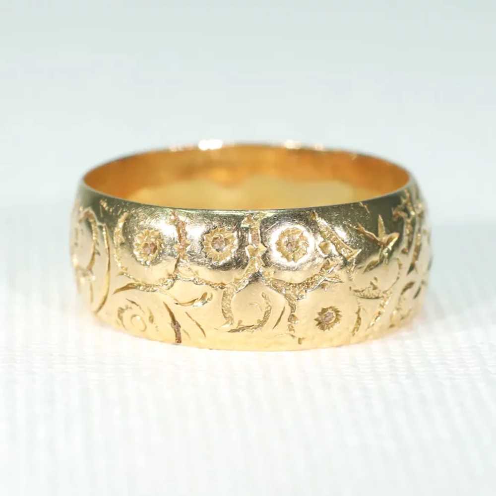 Antique Engraved 18k Gold Wedding Band Ring Hallm… - image 2