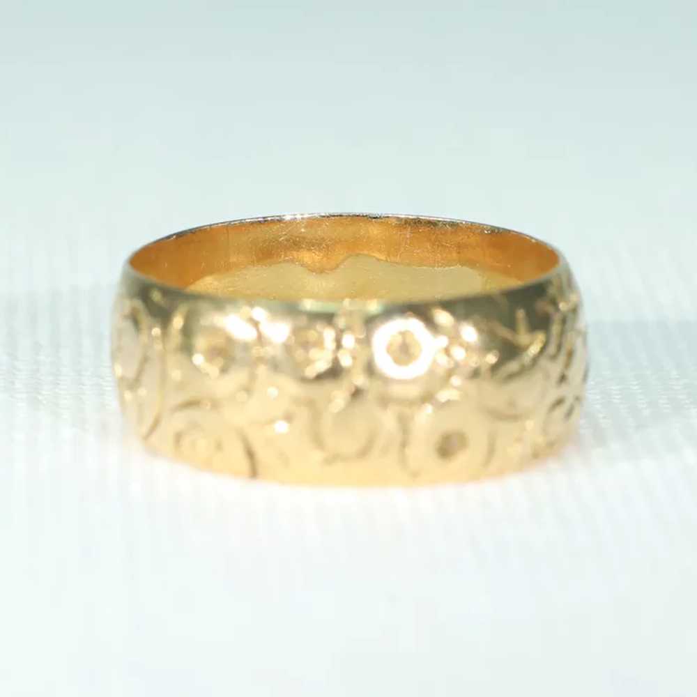 Antique Engraved 18k Gold Wedding Band Ring Hallm… - image 3