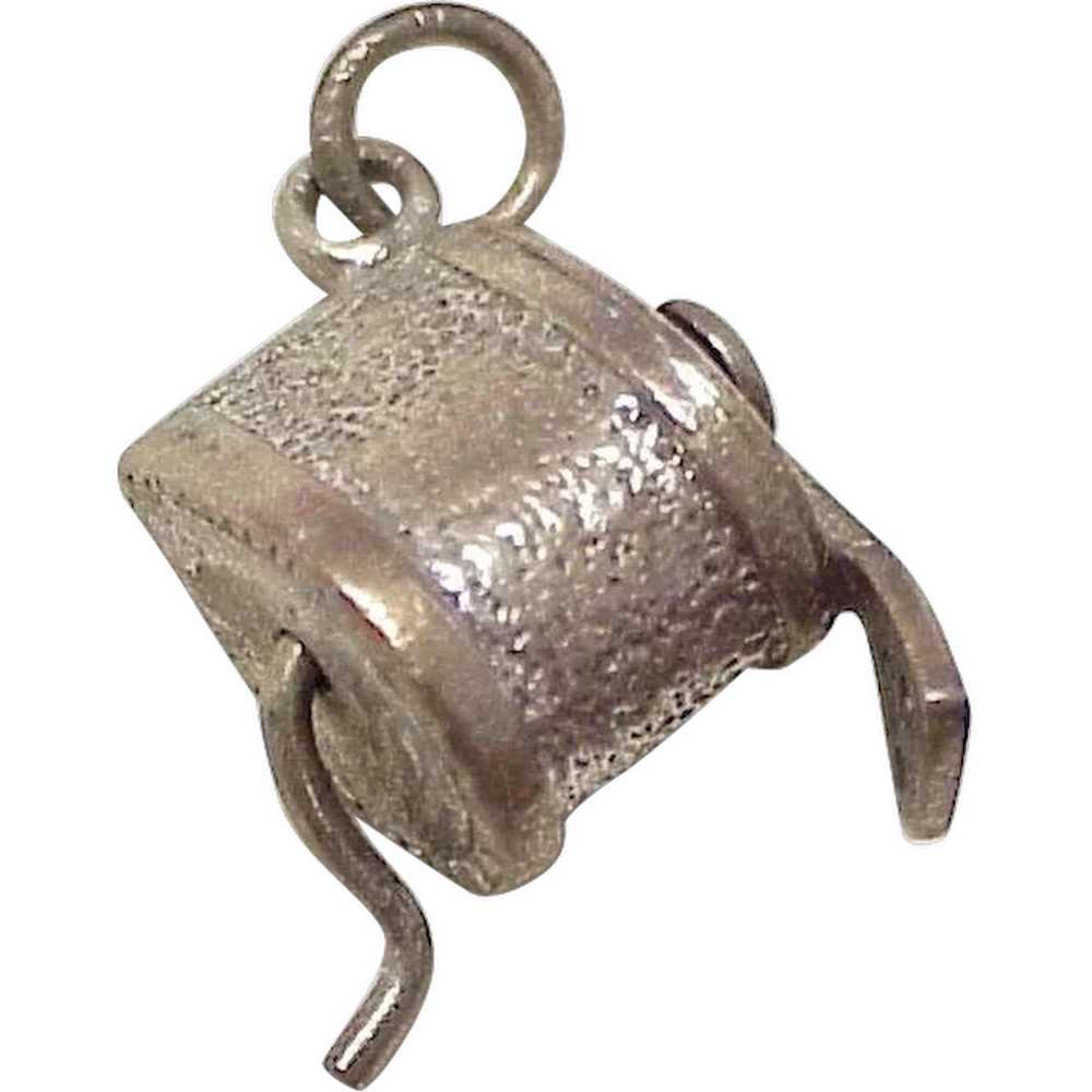 Moving Pencil Sharpener Vintage Charm Three-Dimen… - image 1