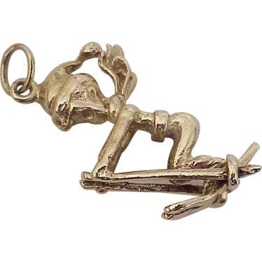 Large Vintage Snow Skiing Charm 14k Gold Three Di… - image 1