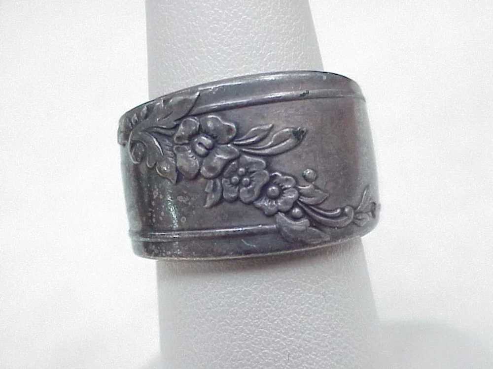 Vintage Wide Floral Sterling Silver Spoon Ring, S… - image 4