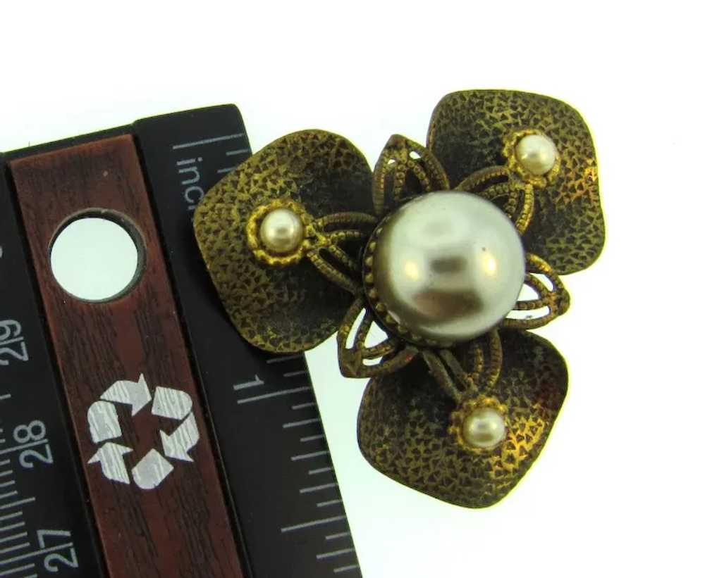 Vintage floral Dress Clip with imitation pearls - image 4