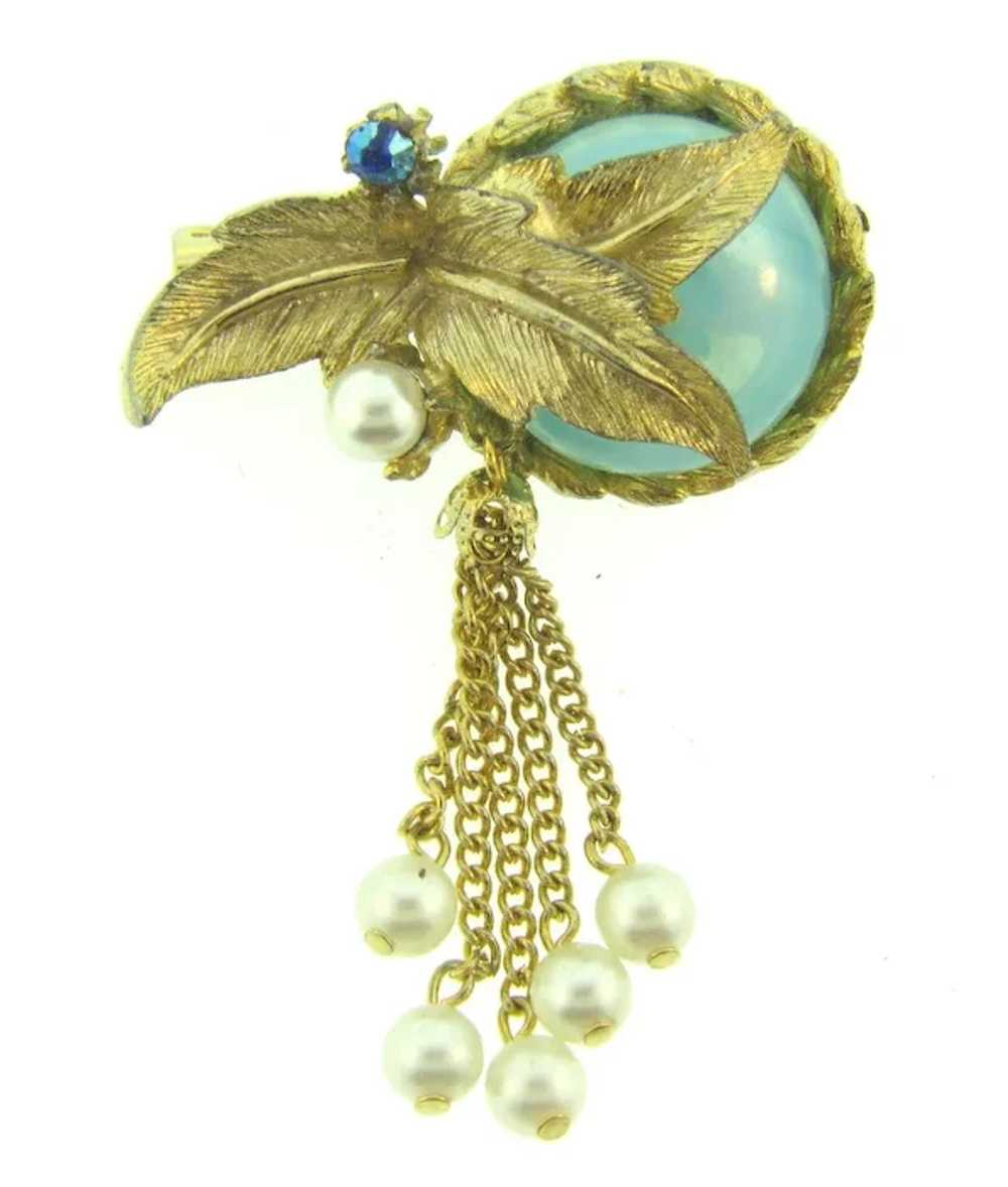Vintage gold tone floral Brooch with faux pearls,… - image 4