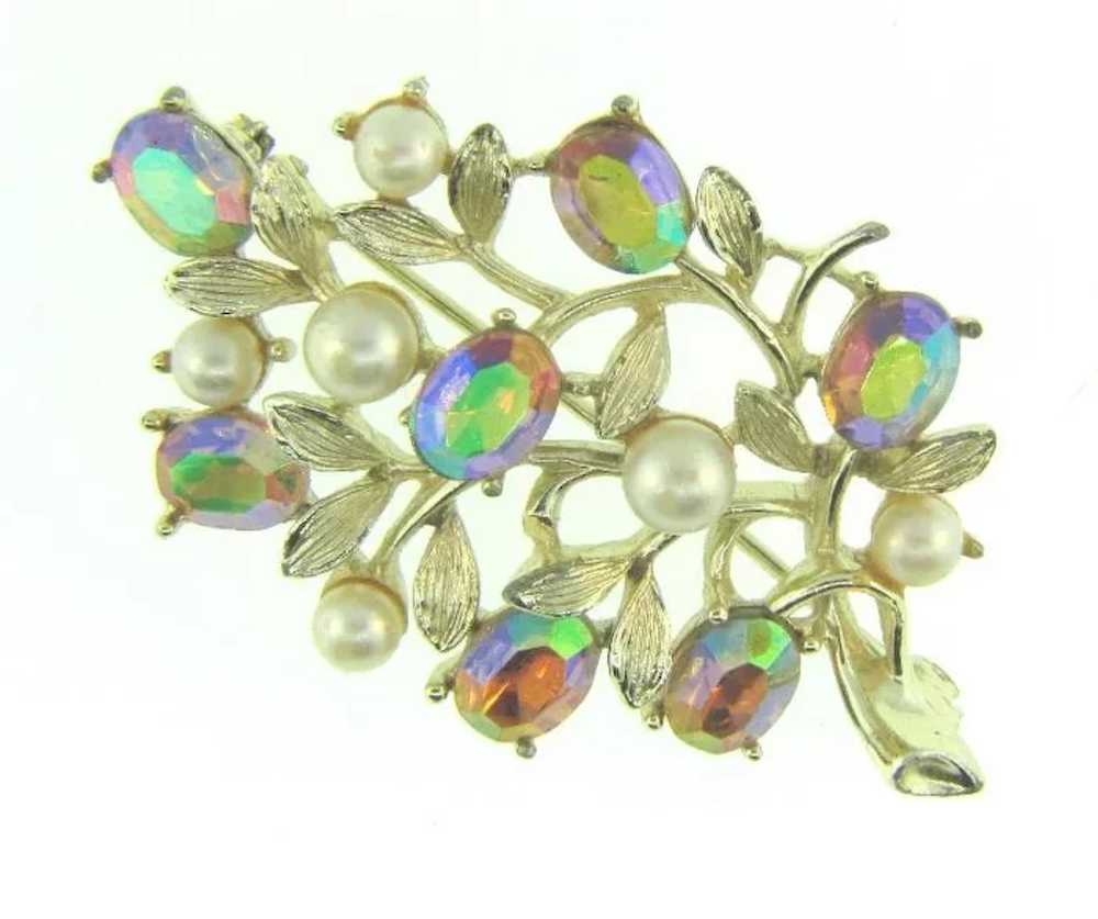 Signed Lisner Brooch with imitation pearls and AB… - image 4