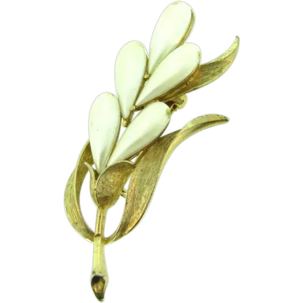 Signed Mamselle floral gold tone Brooch with imit… - image 1