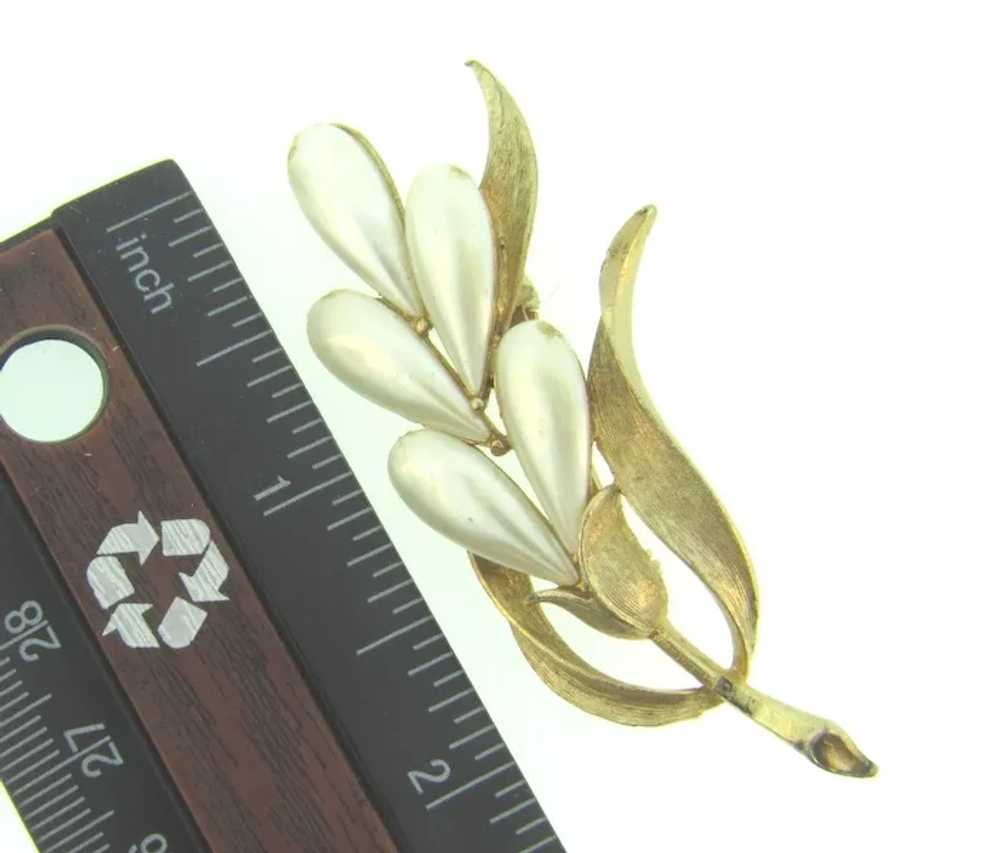 Signed Mamselle floral gold tone Brooch with imit… - image 3