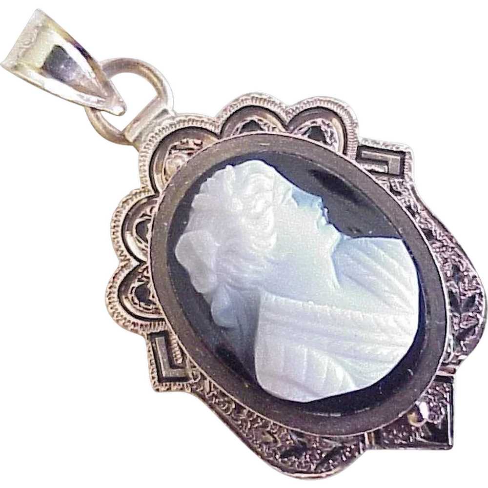 Victorian Hard Stone Cameo Pendant Taille d'Eparg… - image 1