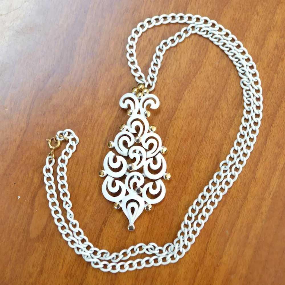 MONET White BOHO Pendant and Necklace Chain - image 3