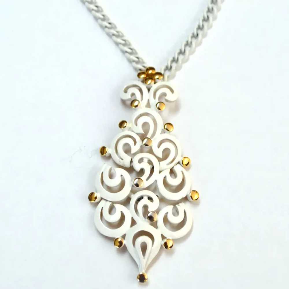 MONET White BOHO Pendant and Necklace Chain - image 4