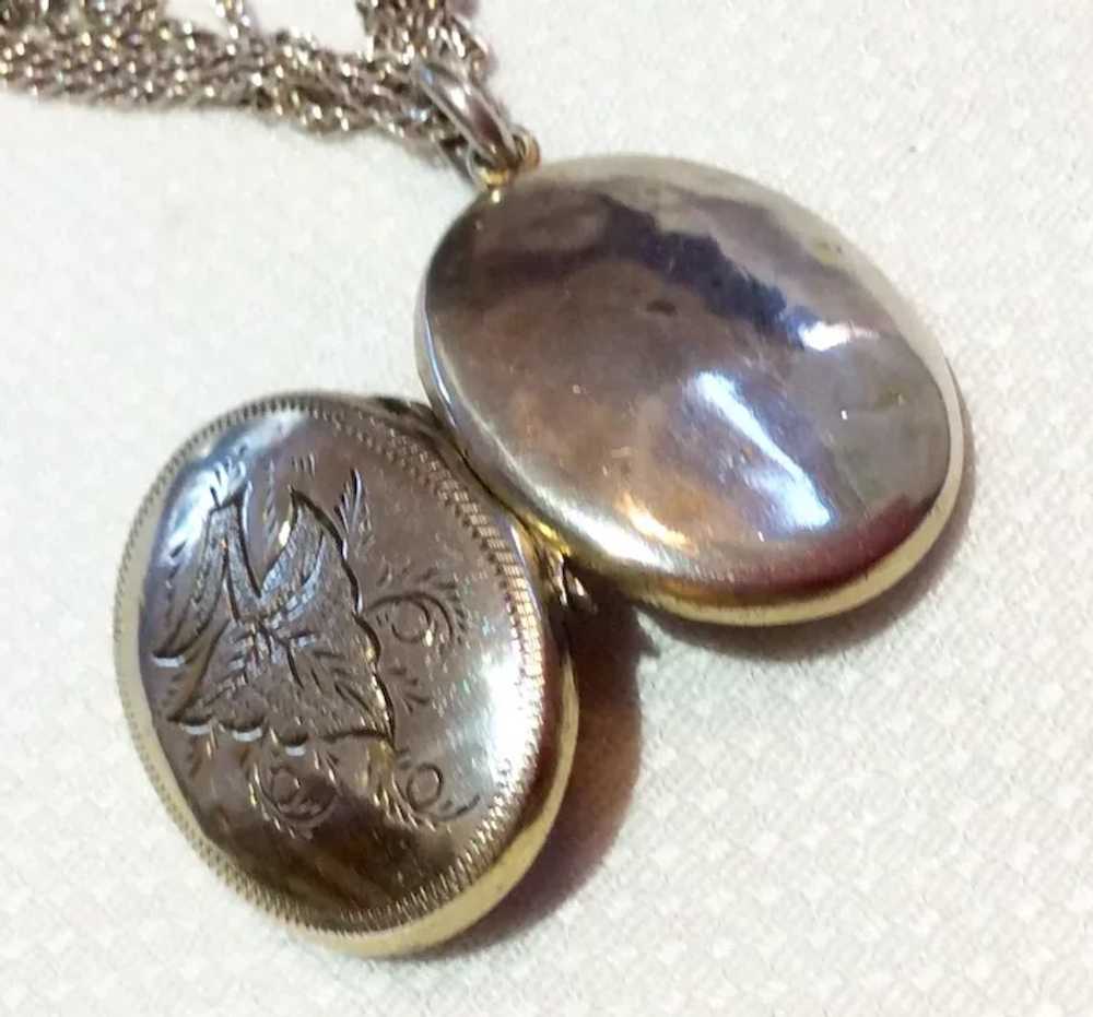 Victorian Sterling Silver Etched Photo Locket & C… - image 4