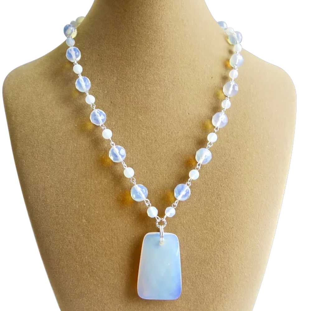 Pendant Necklace and Earrings of Opaline Glass, 1… - image 1