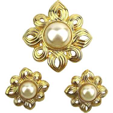 Vintage KJL Set - Pin Pendant Earrings Gilt Flowe… - image 1