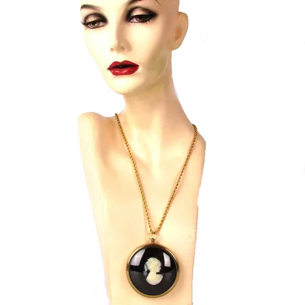 Off The Wall English Pony Tail Cameo Pendant Neck… - image 2