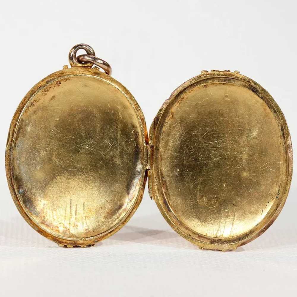 Antique Victorian 15k Gold Locket - image 4