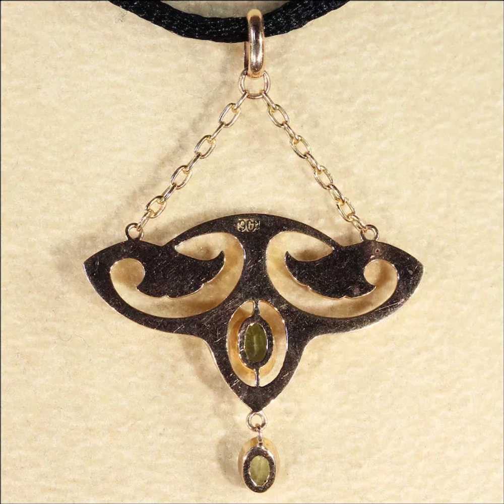 Antique Art Nouveau Peridot Pendant in 9k Gold, E… - image 4