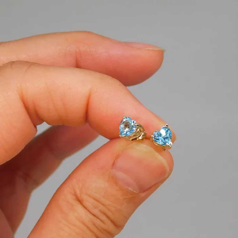 14k Yellow Gold Blue Topaz Heart Stud Earrings Es… - image 4