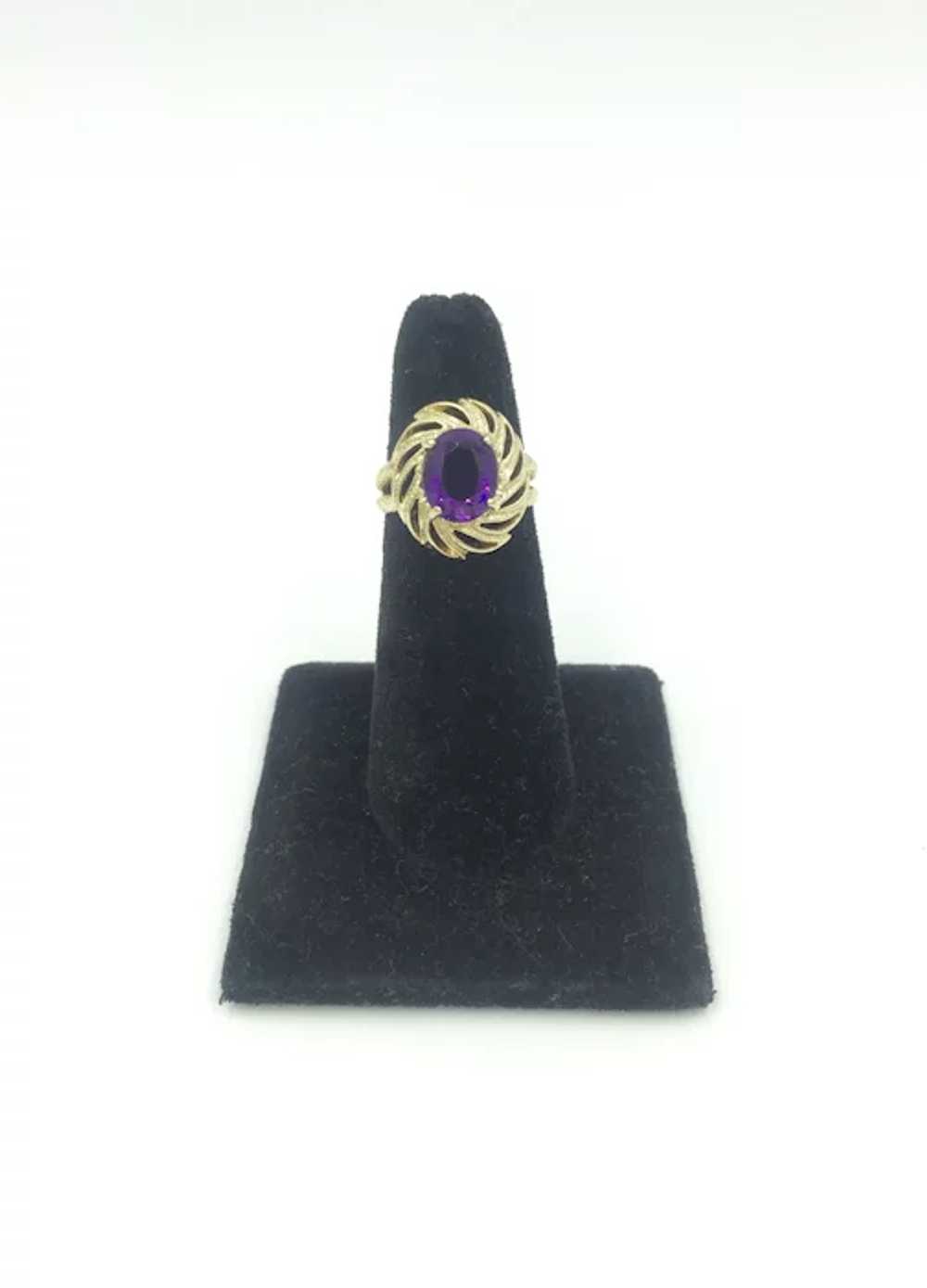14K Yellow Gold Amethyst Purple Oval Gemstone Ring - image 4