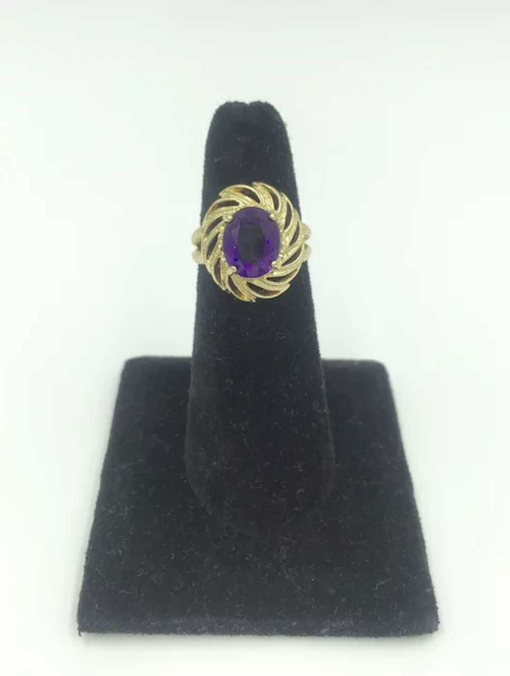 14K Yellow Gold Amethyst Purple Oval Gemstone Ring - image 5