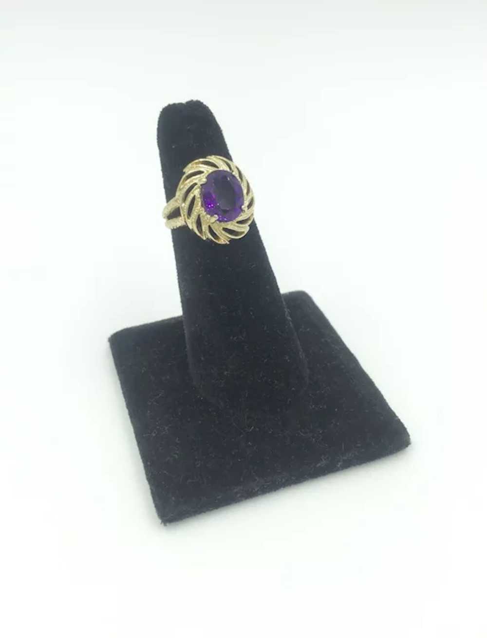 14K Yellow Gold Amethyst Purple Oval Gemstone Ring - image 9