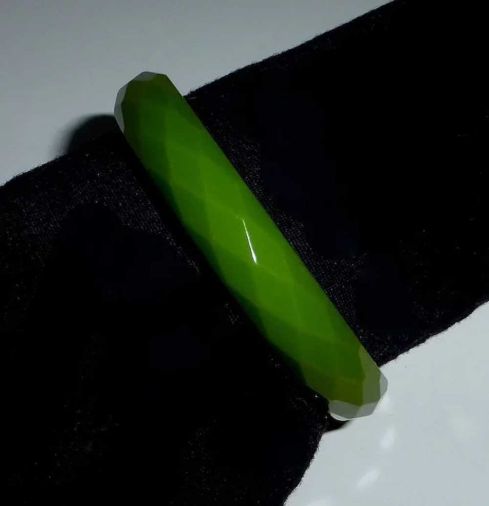 Bakelite Faceted Green Bangle Bracelet - image 3