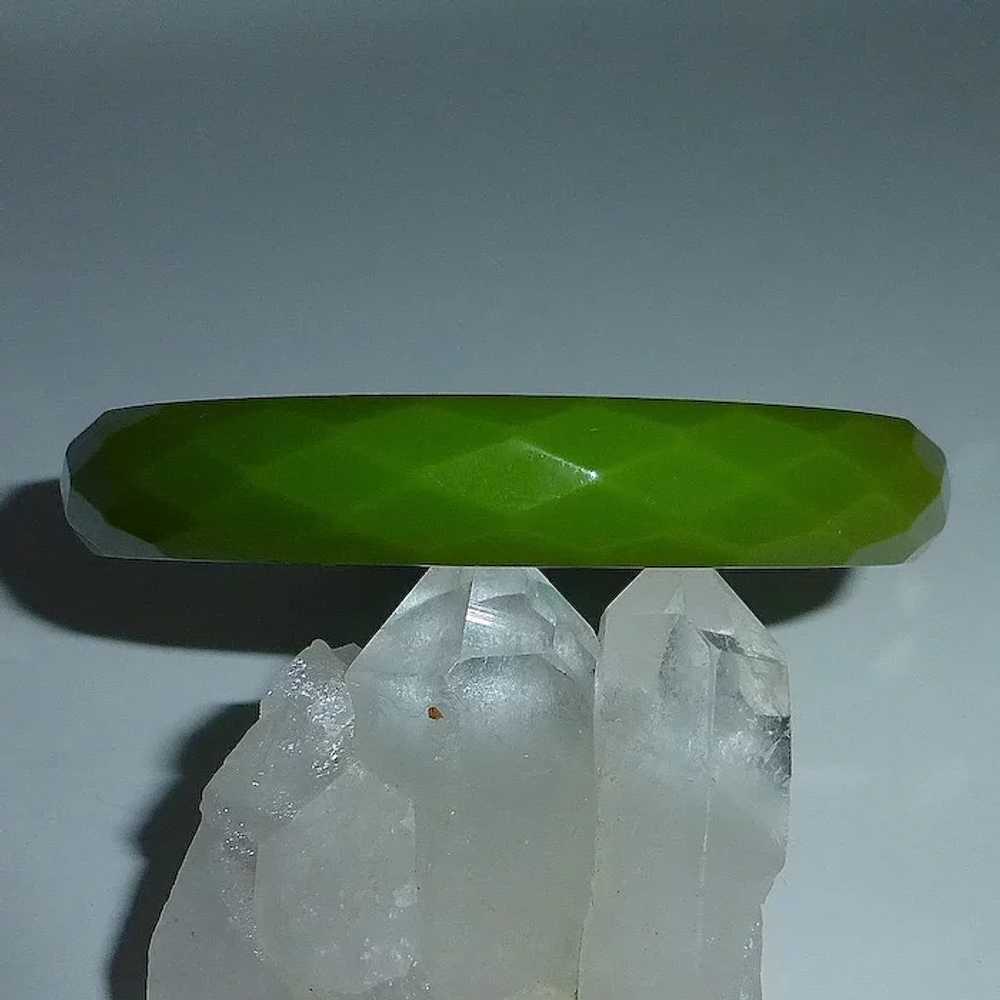 Bakelite Faceted Green Bangle Bracelet - image 4