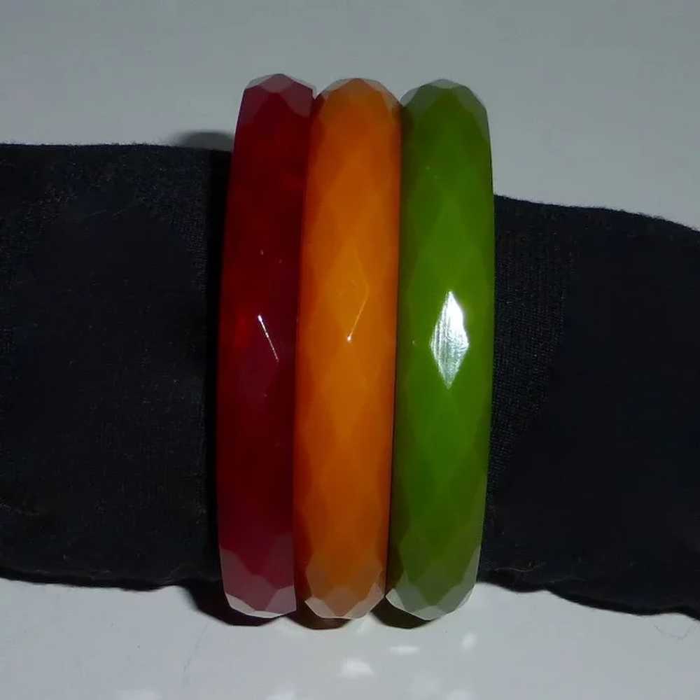 Bakelite Faceted Green Bangle Bracelet - image 9