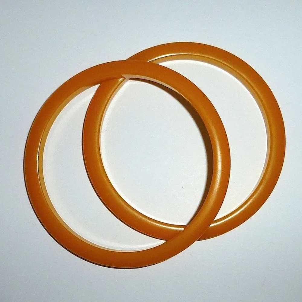 Set of 2 Amber Yellow Bakelite Bangle Bracelets - image 7