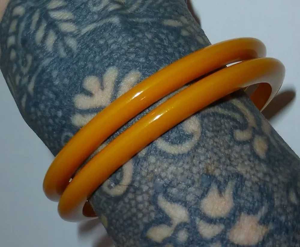 Set of 2 Amber Yellow Bakelite Bangle Bracelets - image 8