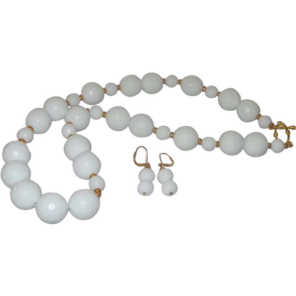 White Faceted Milk Glass Necklace with Gold Plate… - image 1