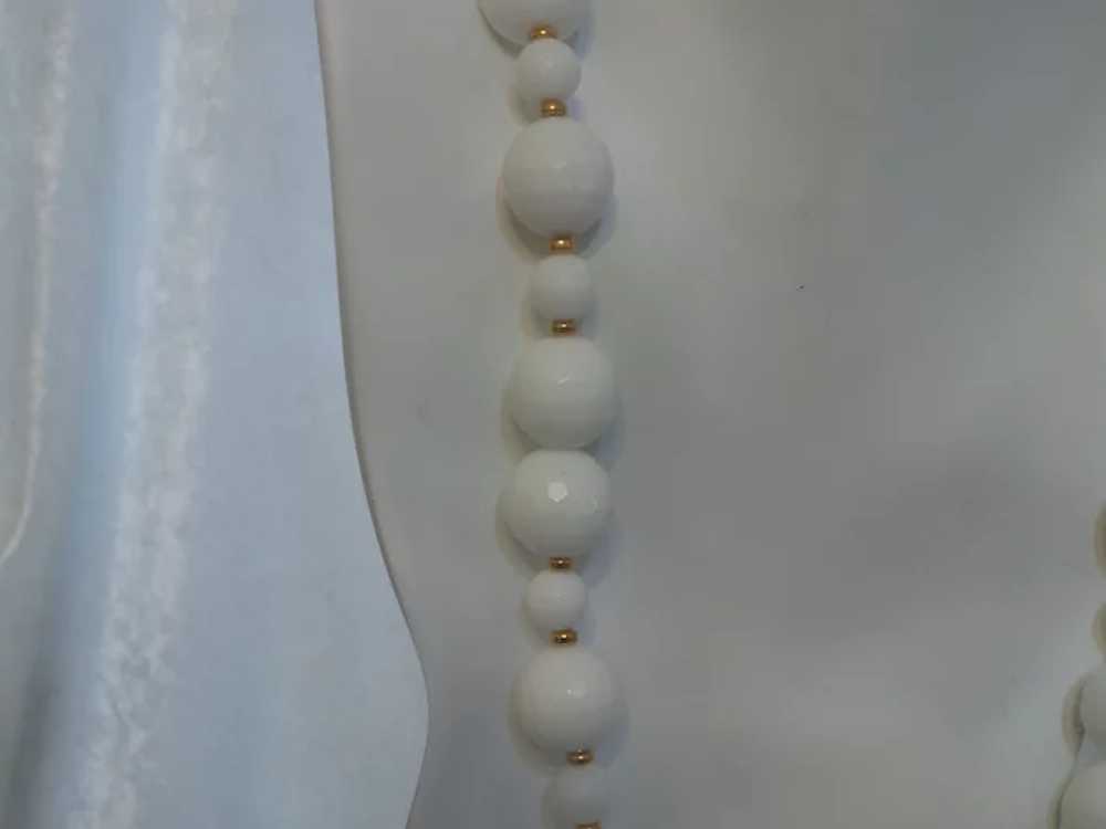 White Faceted Milk Glass Necklace with Gold Plate… - image 4